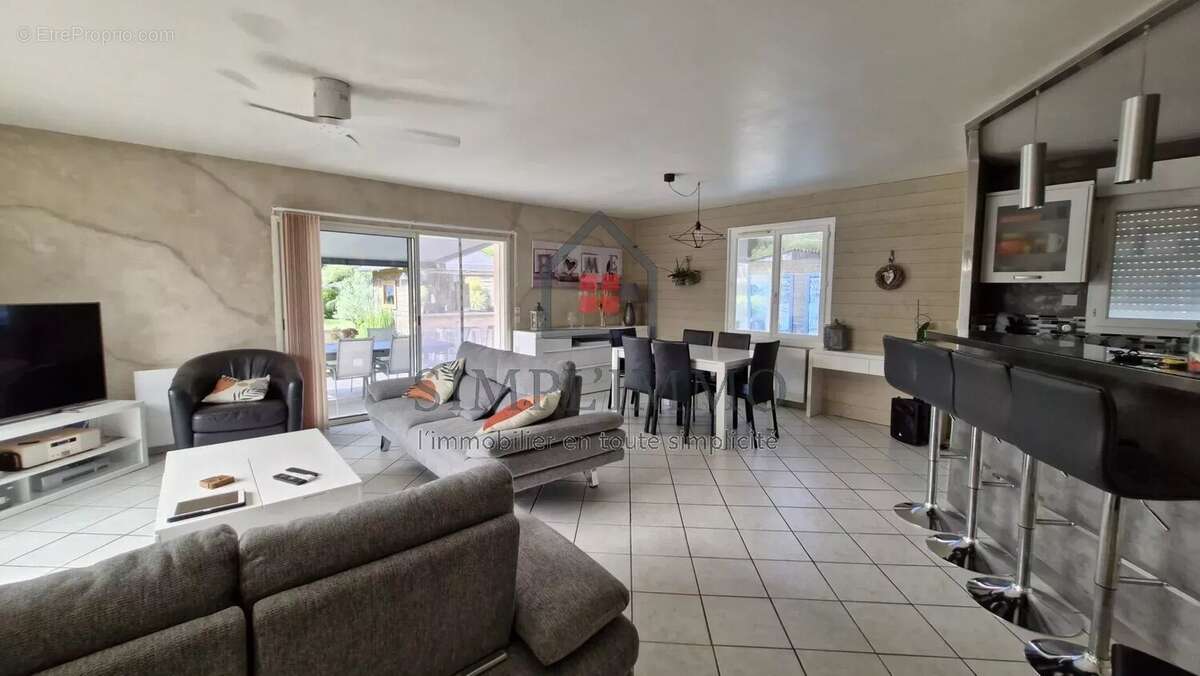 Maison à TONNAY-CHARENTE