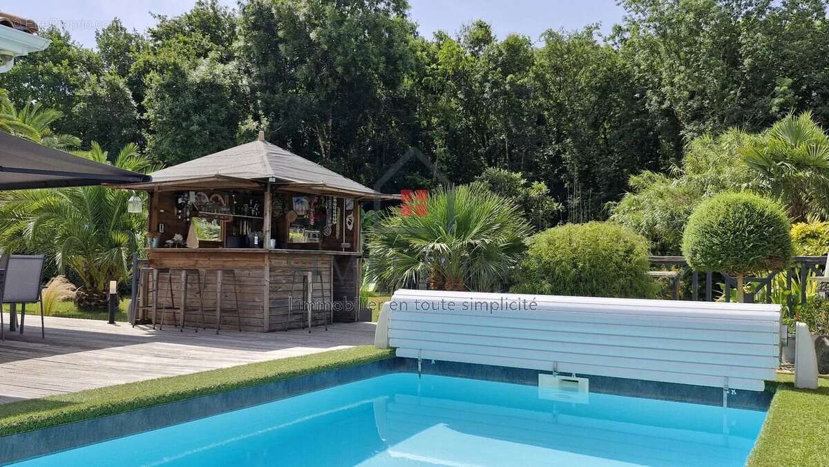 Maison à TONNAY-CHARENTE