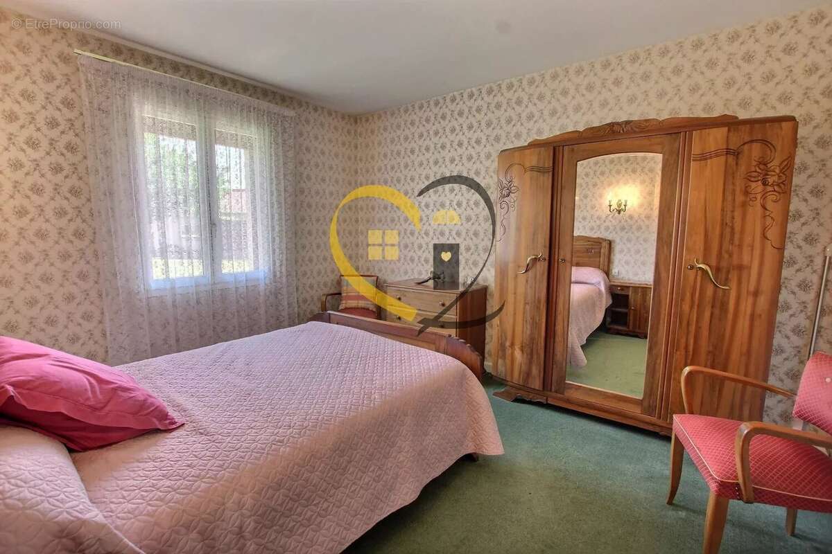 Maison à MEHUN-SUR-YEVRE