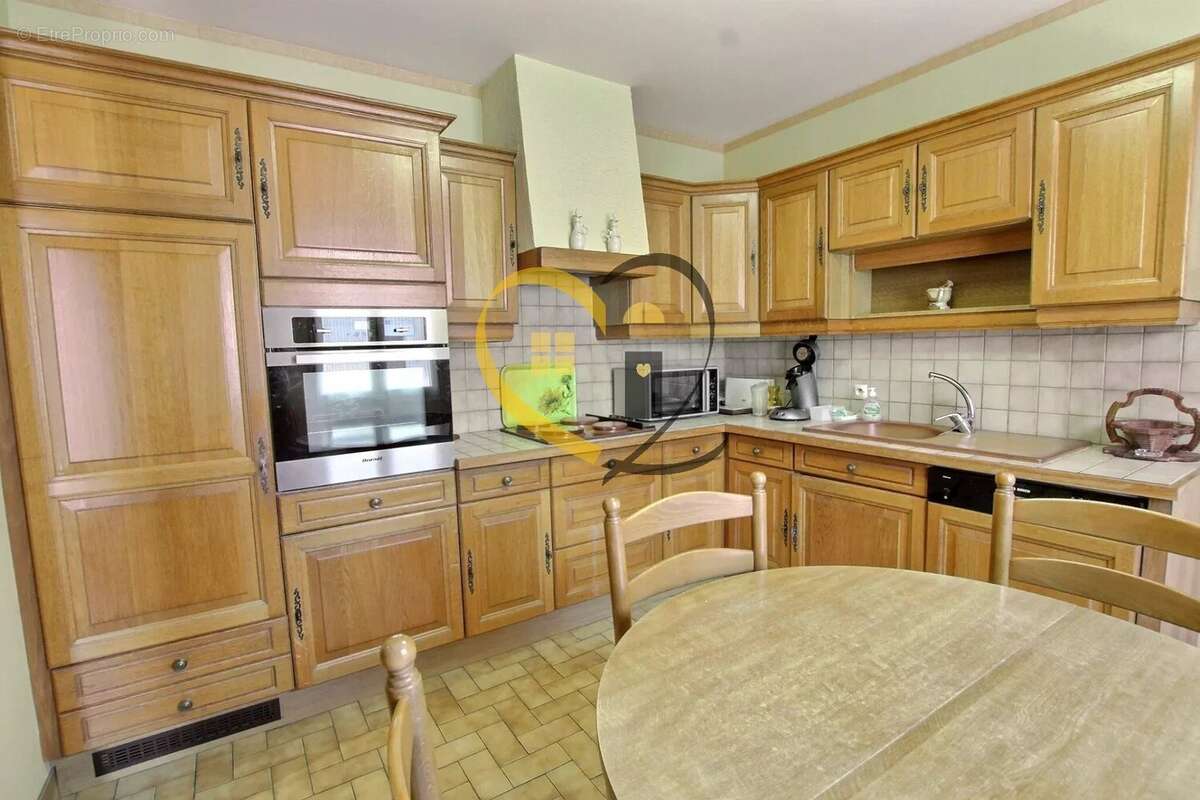 Maison à MEHUN-SUR-YEVRE