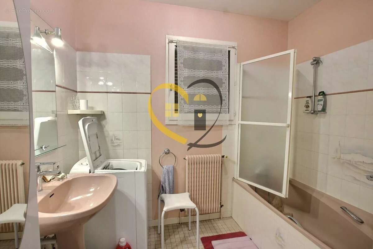 Maison à MEHUN-SUR-YEVRE