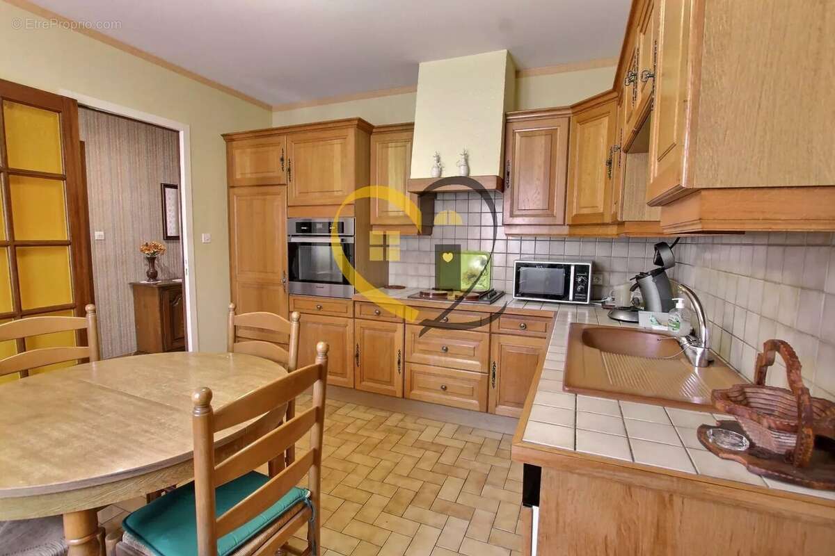 Maison à MEHUN-SUR-YEVRE