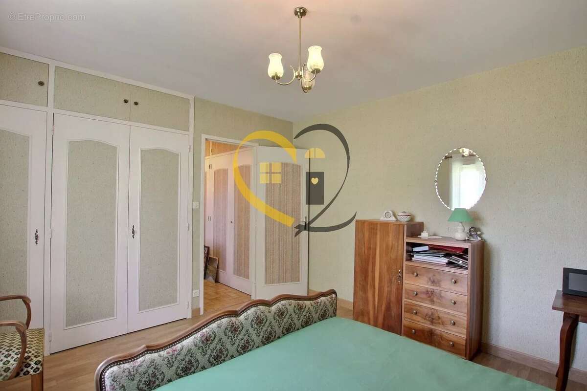 Maison à MEHUN-SUR-YEVRE