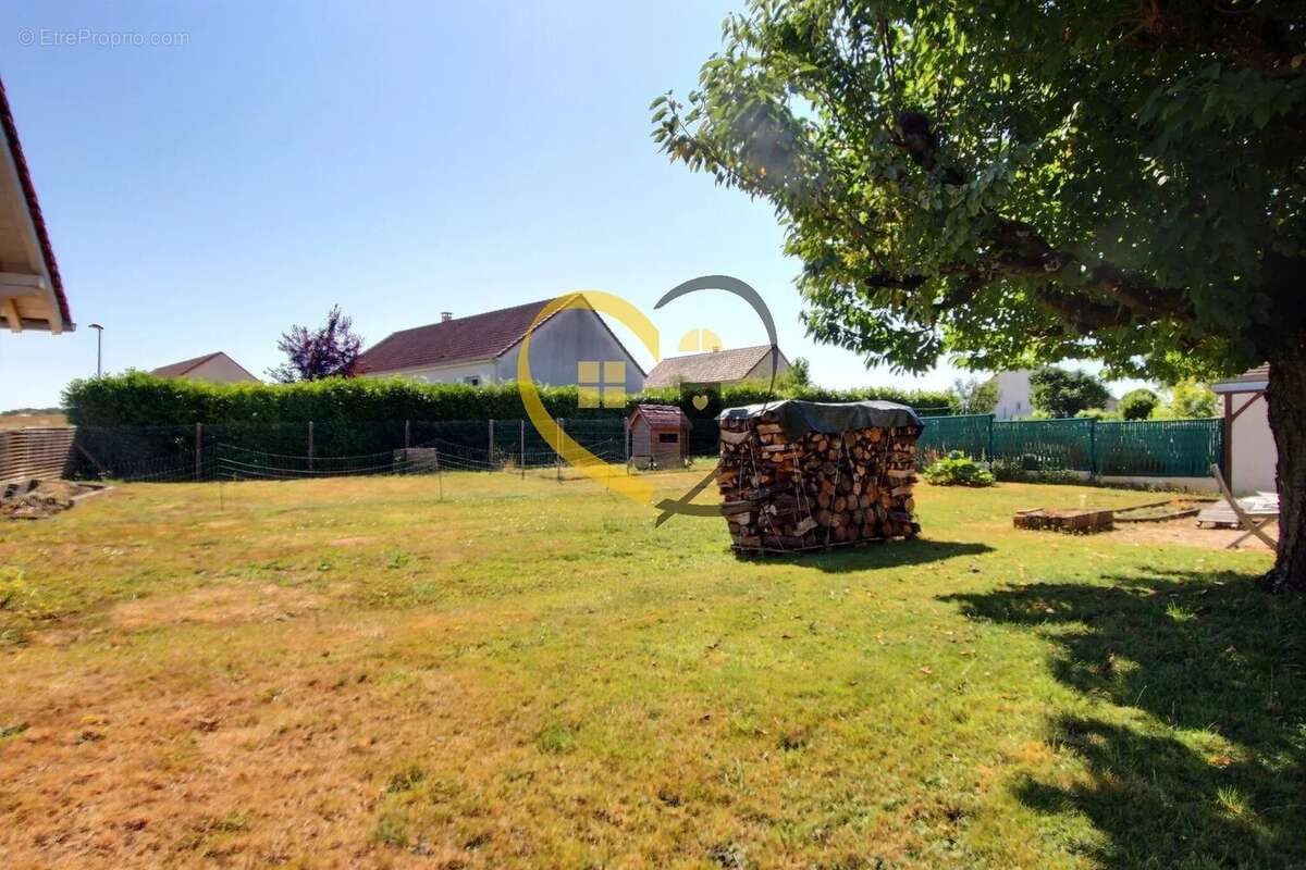 Maison à SAINT-MARTIN-D&#039;AUXIGNY