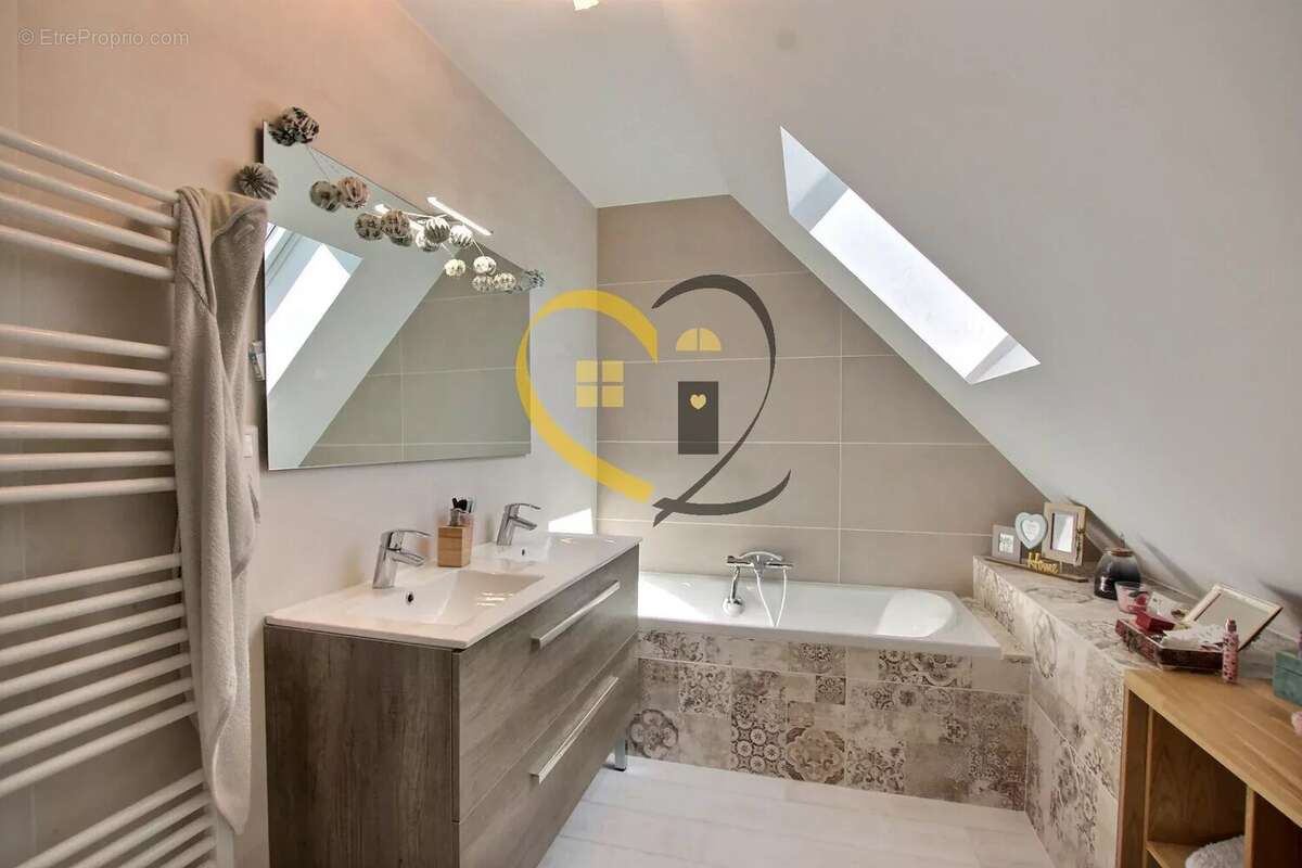 Maison à SAINT-MARTIN-D&#039;AUXIGNY