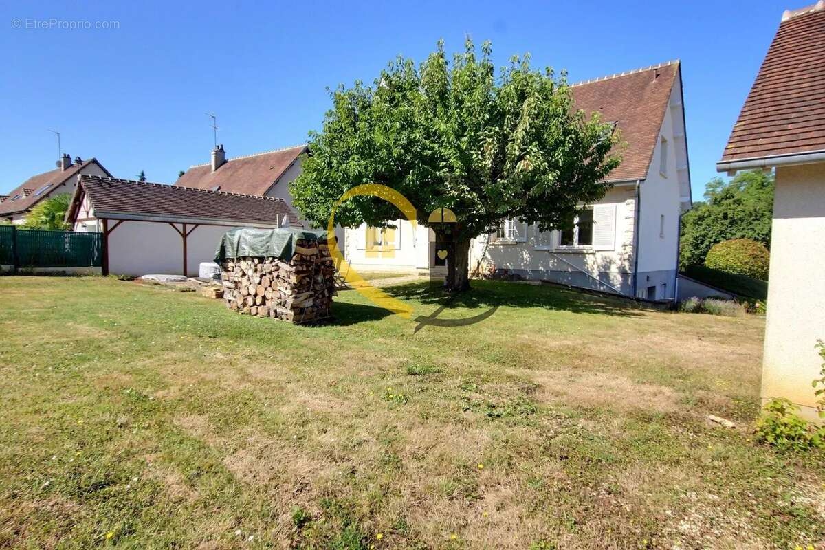 Maison à SAINT-MARTIN-D&#039;AUXIGNY