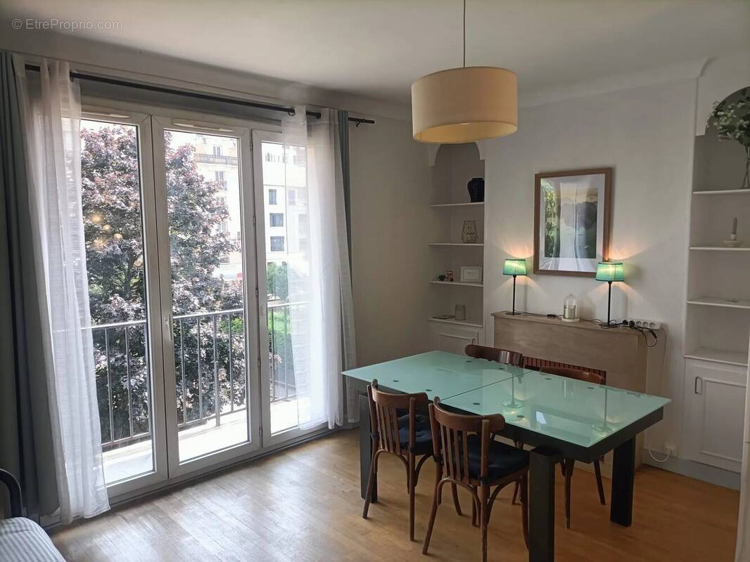 Appartement à PARIS-15E