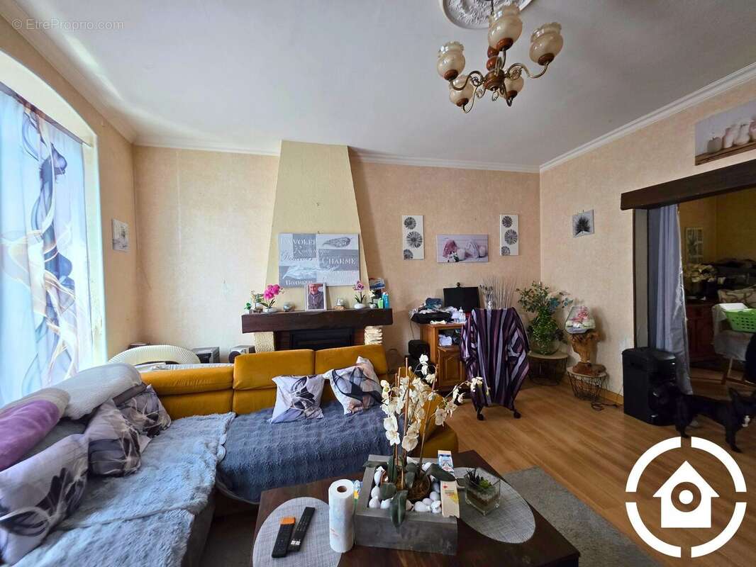 Appartement à RUELLE-SUR-TOUVRE