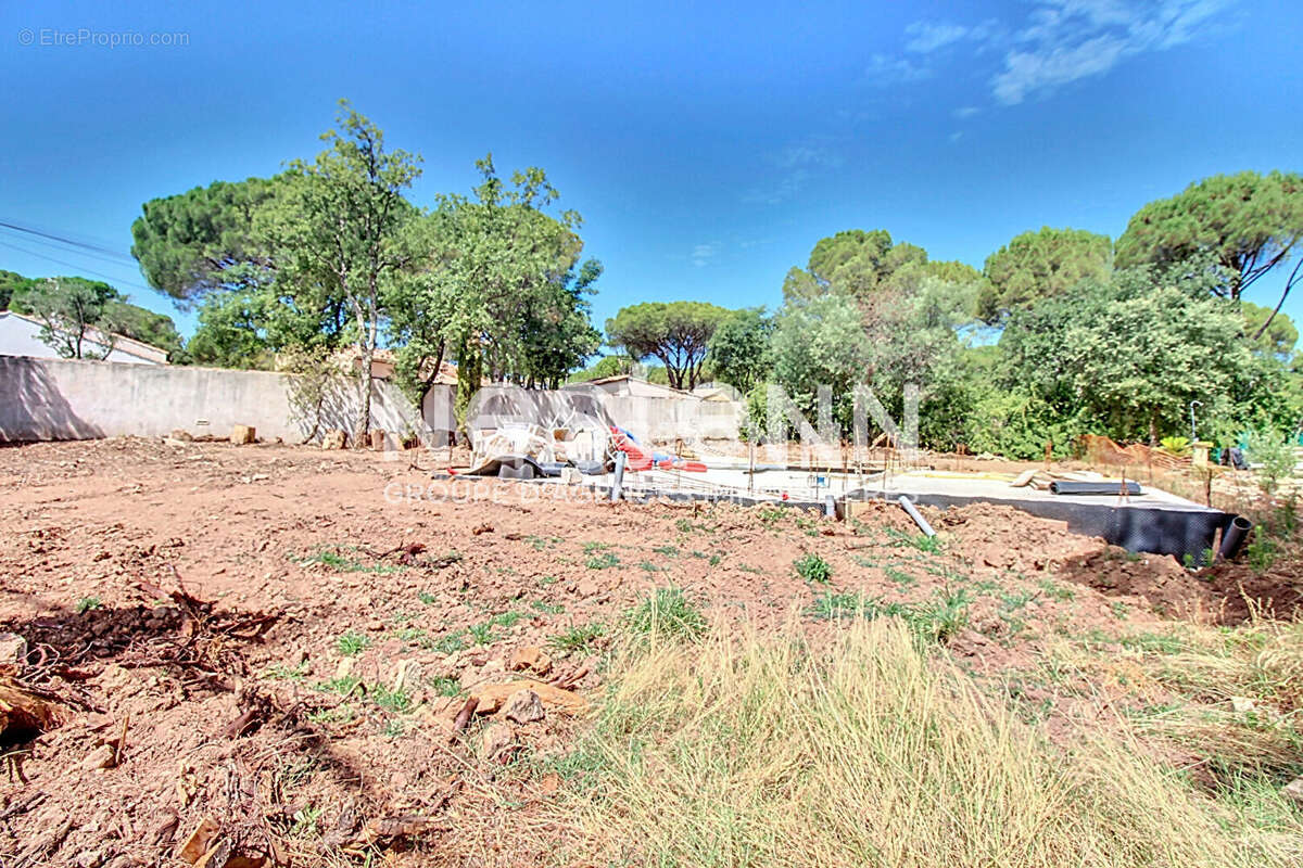 Terrain à VIDAUBAN