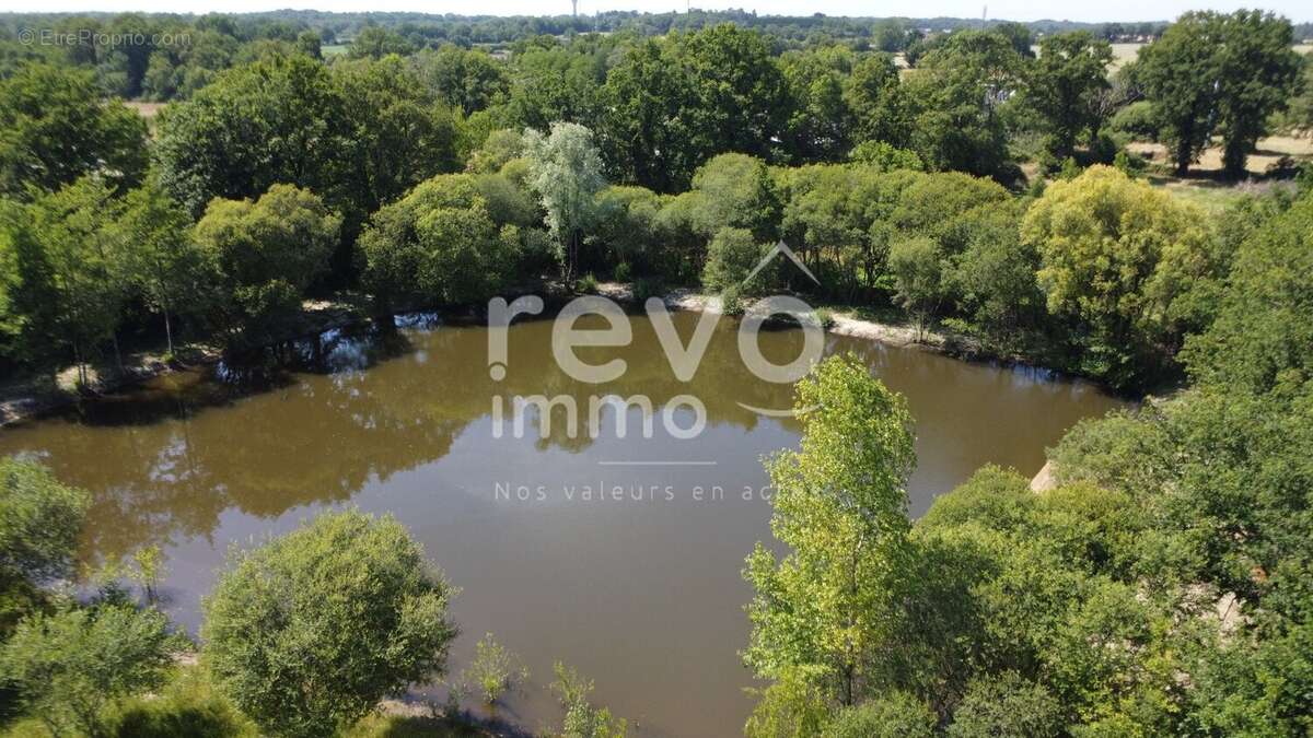 Terrain à NORT-SUR-ERDRE
