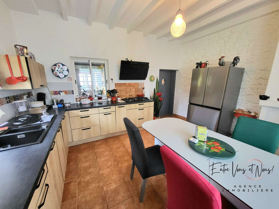 Maison à COURS-LES-BAINS