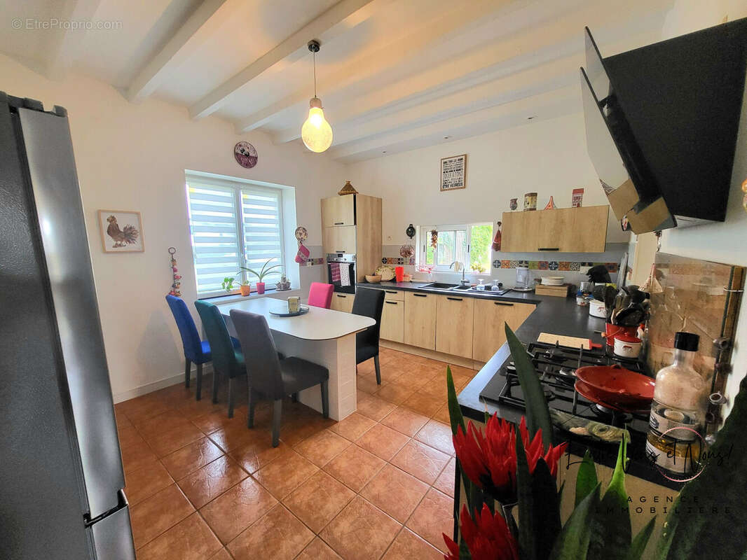 Maison à COURS-LES-BAINS