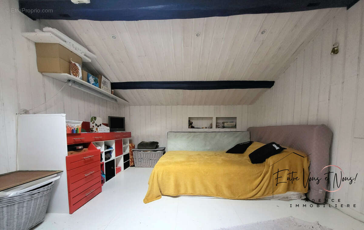 Maison à COURS-LES-BAINS