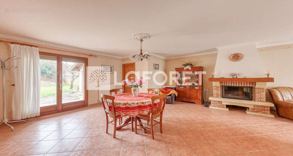 Maison à ROISSY-EN-BRIE