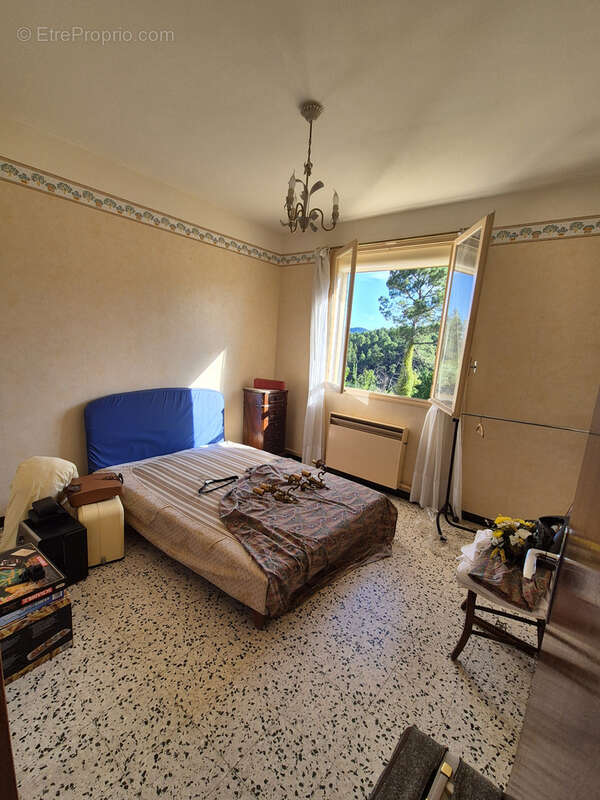 Maison à LAVAL-PRADEL