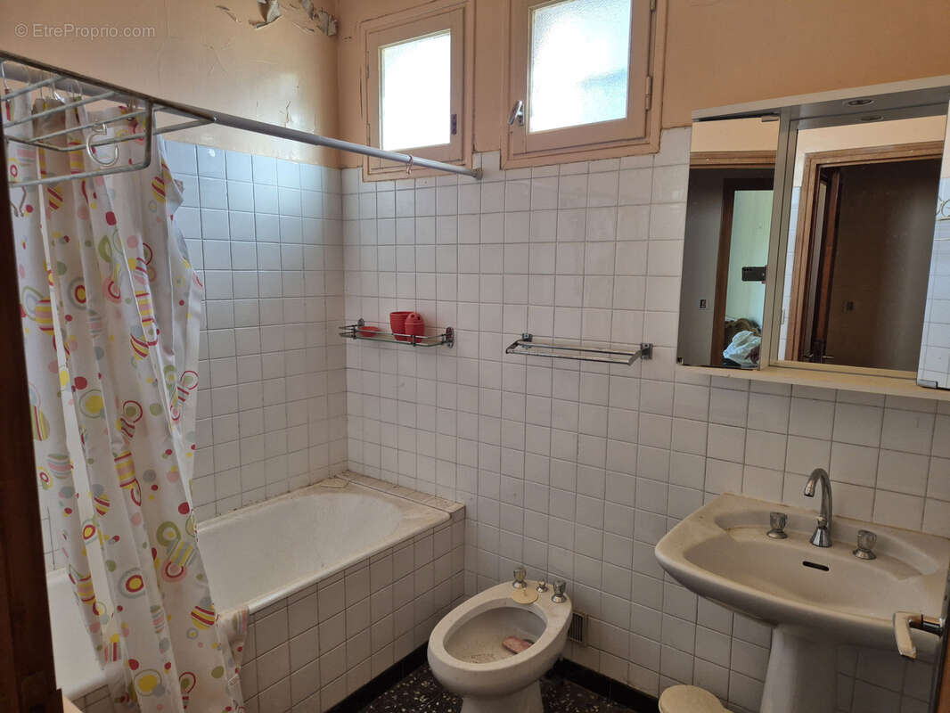 Maison à LAVAL-PRADEL