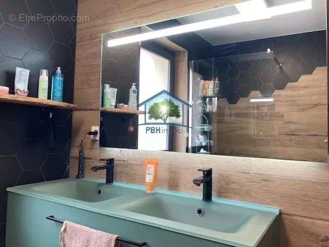 Maison à ROCHE-LA-MOLIERE