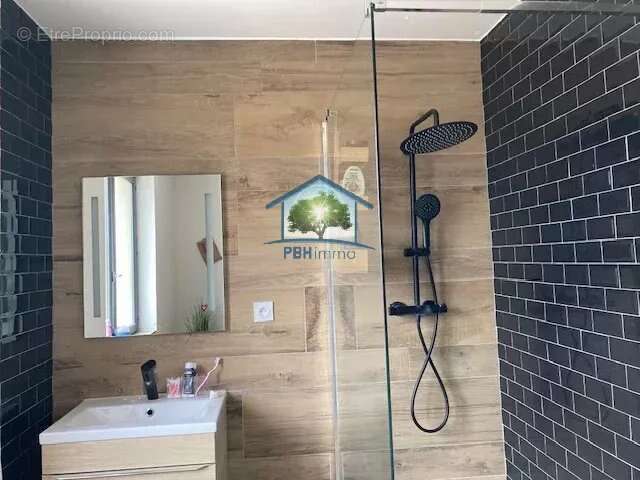 Maison à ROCHE-LA-MOLIERE