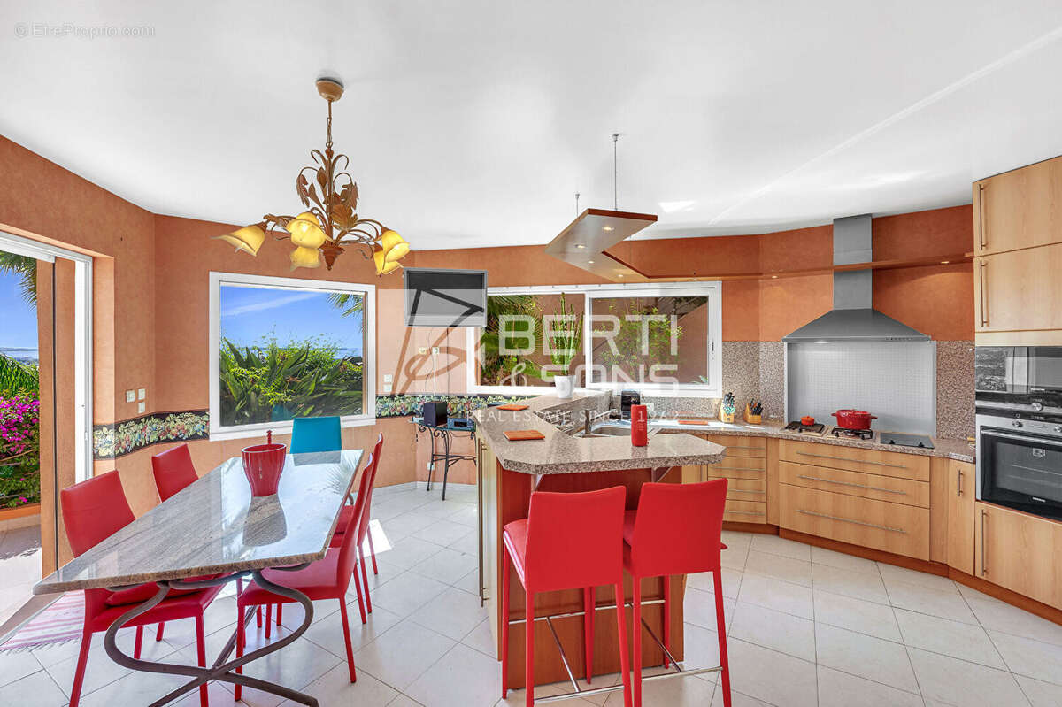 Maison à MANDELIEU-LA-NAPOULE