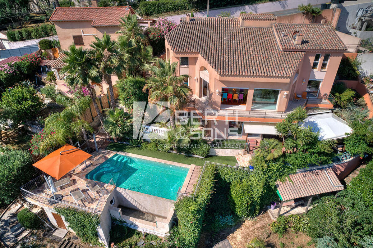 Maison à MANDELIEU-LA-NAPOULE