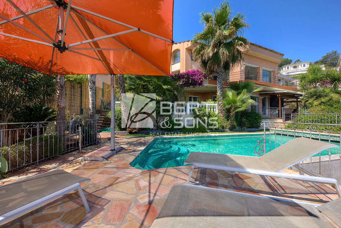 Maison à MANDELIEU-LA-NAPOULE