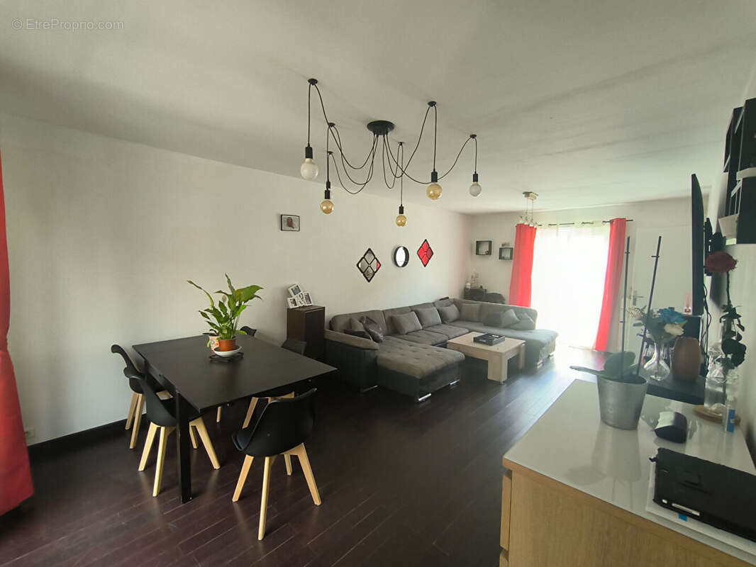 Maison à SAVIGNY-LE-TEMPLE