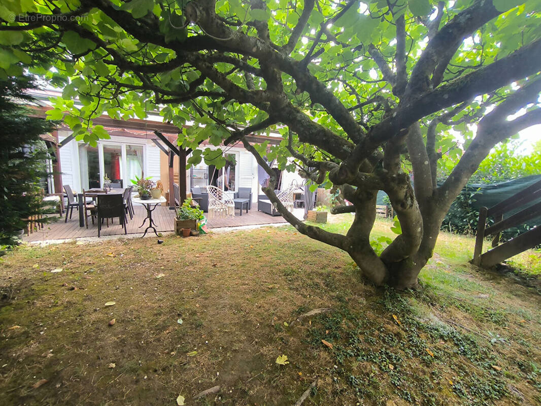 Maison à SAVIGNY-LE-TEMPLE