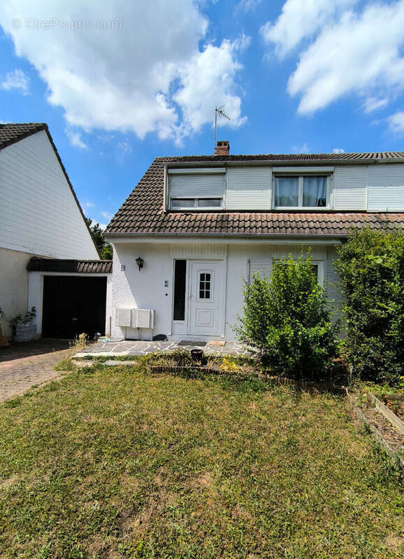 Maison à SAVIGNY-LE-TEMPLE