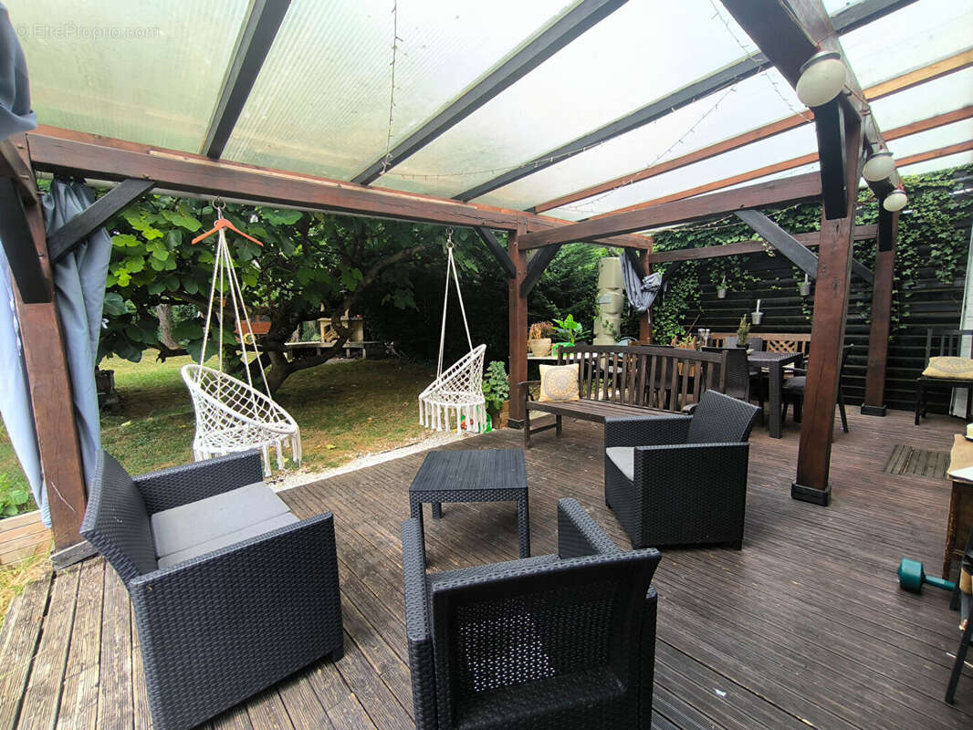 Maison à SAVIGNY-LE-TEMPLE