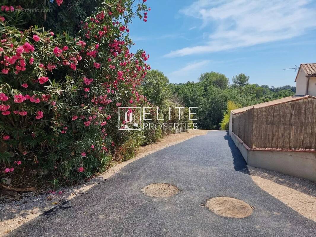 Terrain à PEYMEINADE