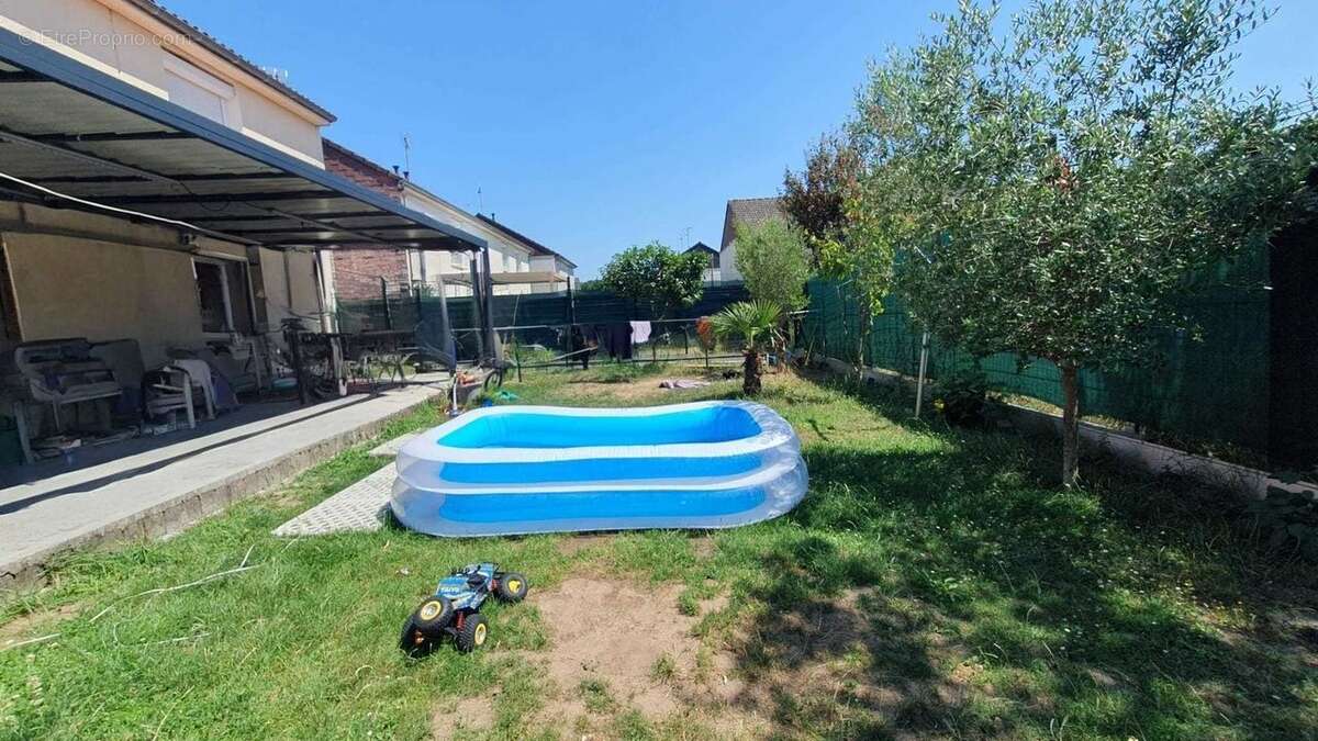 Maison à FLEURY-LES-AUBRAIS