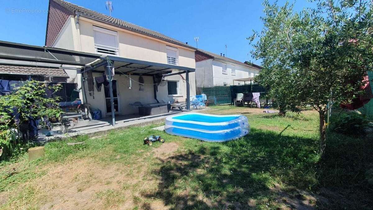 Maison à FLEURY-LES-AUBRAIS