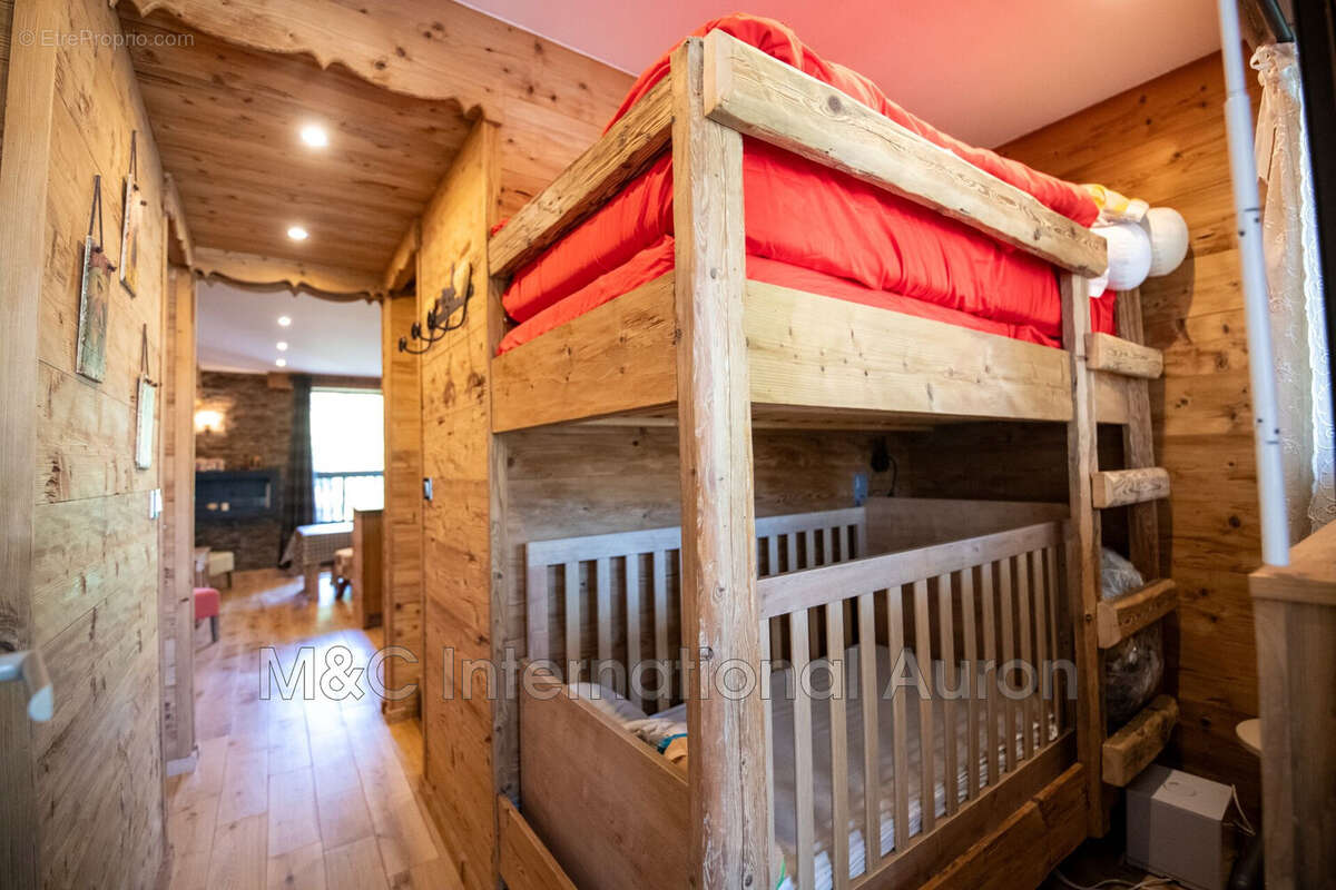 Appartement à SAINT-ETIENNE-DE-TINEE