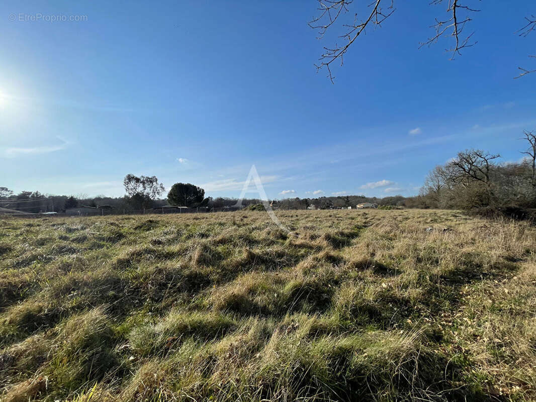 Terrain à MONSEMPRON-LIBOS