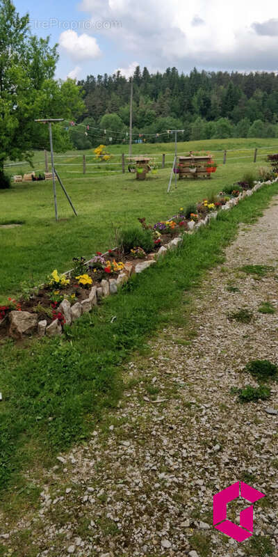 Maison à MONTREGARD