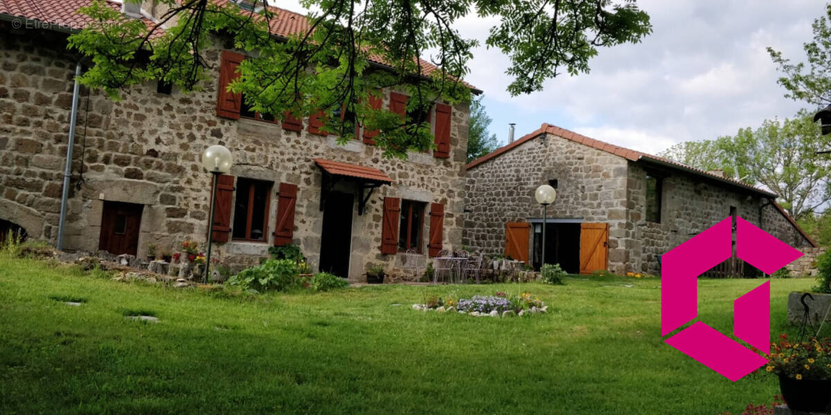 Maison à MONTREGARD