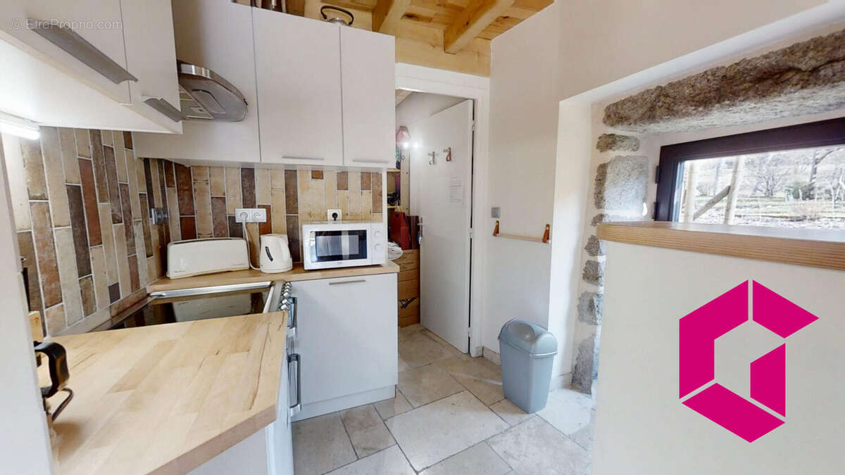 Maison à MONTREGARD