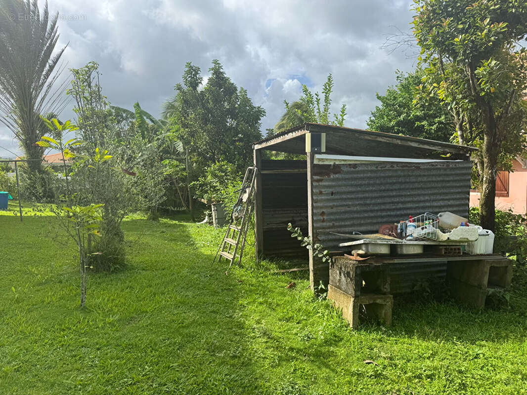 Terrain à LE LAMENTIN