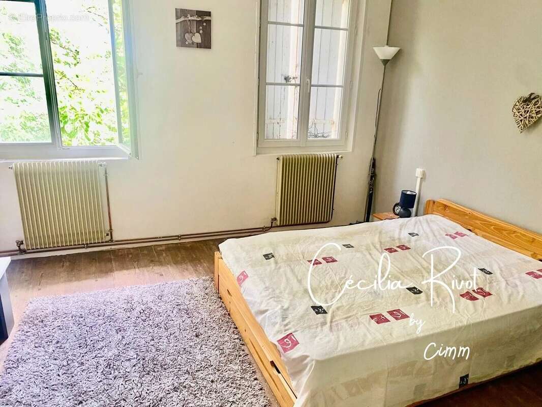 Maison à SAINT-JULIEN-BEYCHEVELLE