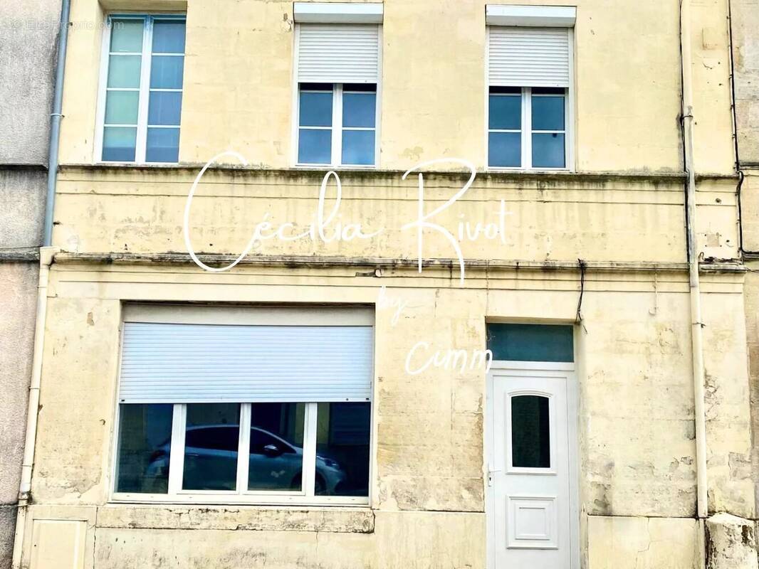 Maison à SAINT-JULIEN-BEYCHEVELLE