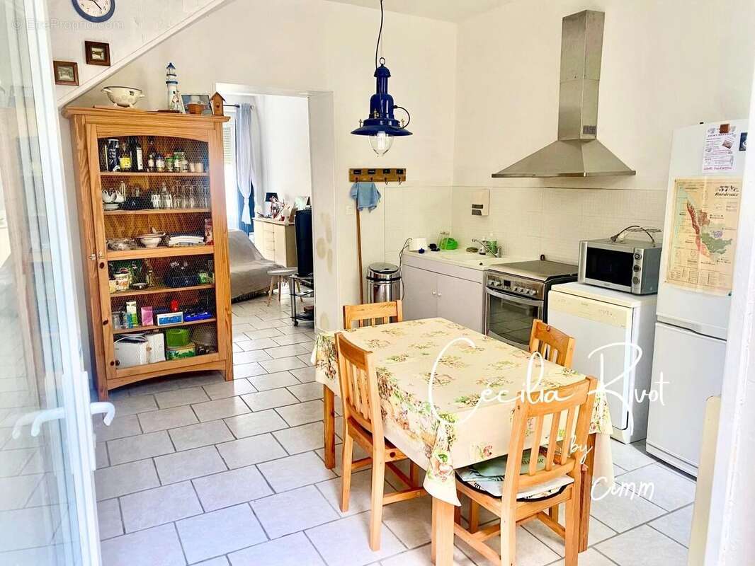 Maison à SAINT-JULIEN-BEYCHEVELLE