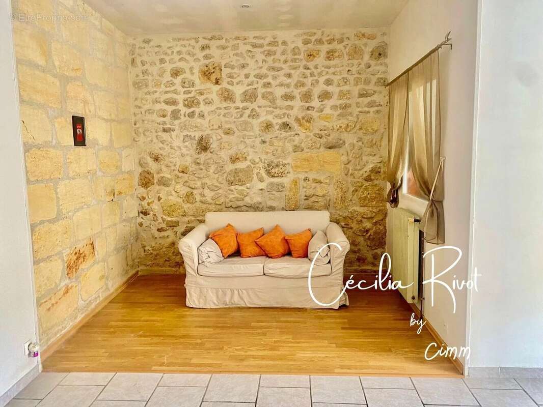 Maison à SAINT-JULIEN-BEYCHEVELLE