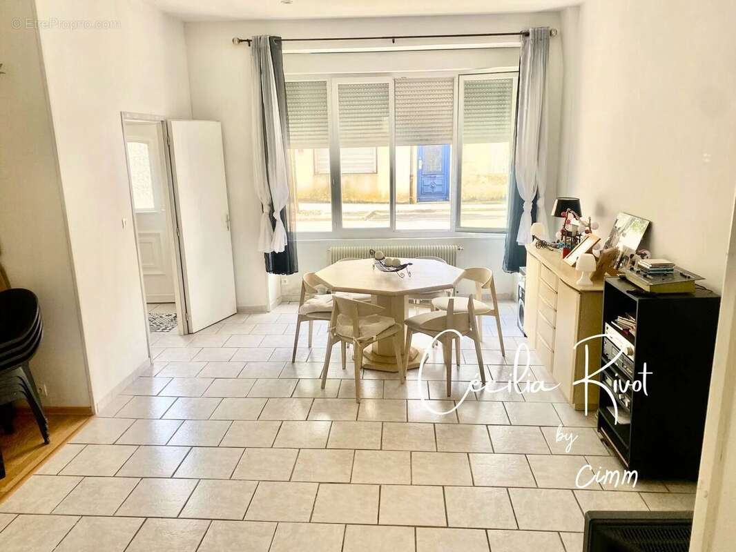 Maison à SAINT-JULIEN-BEYCHEVELLE