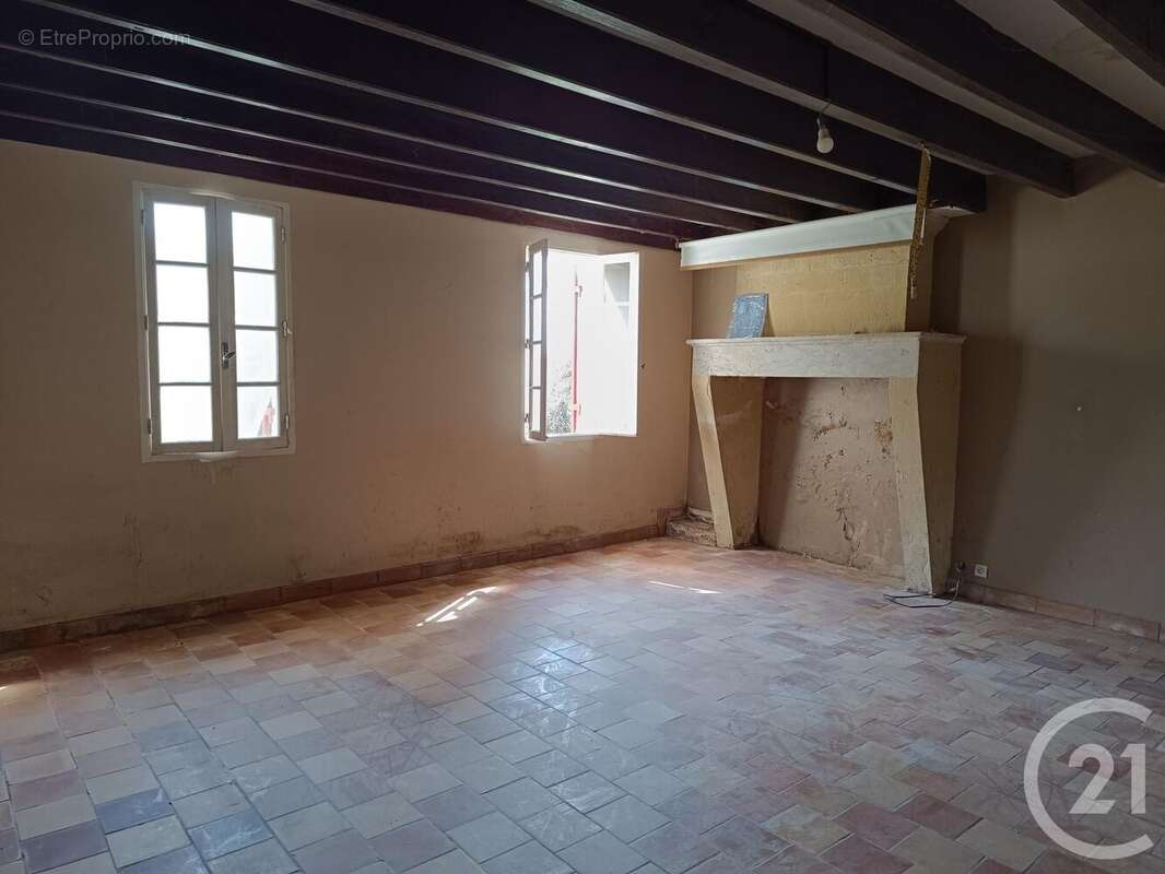 Maison à SAINT-CHRISTOPHE-DE-DOUBLE