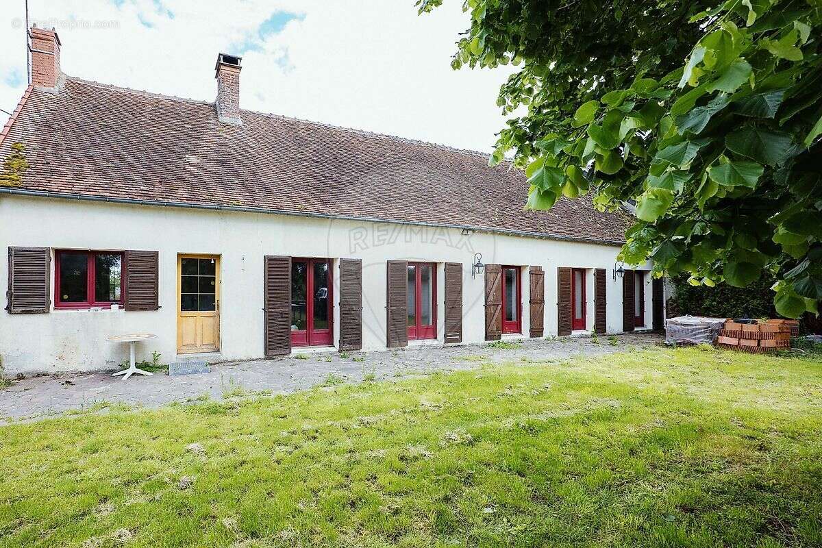 Maison à LOUROUX-DE-BEAUNE