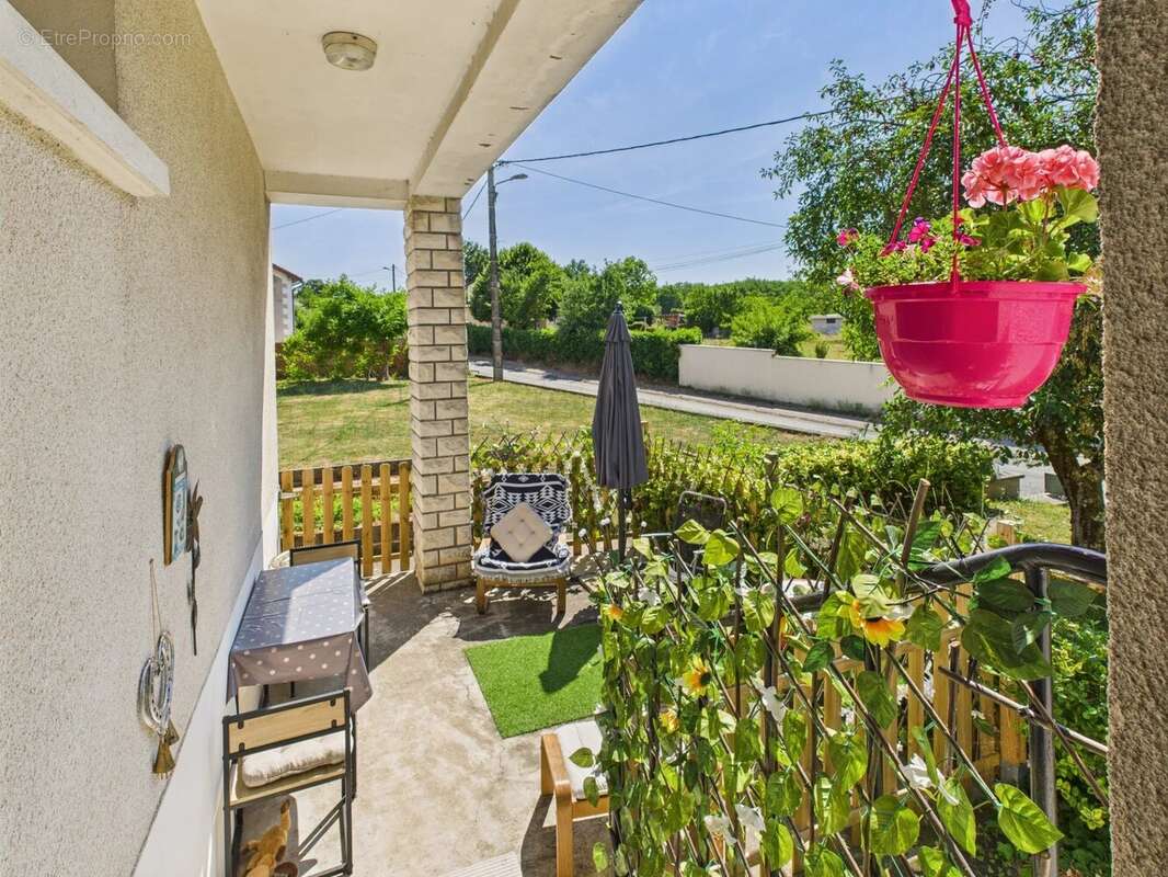 Maison à AVAILLES-LIMOUZINE