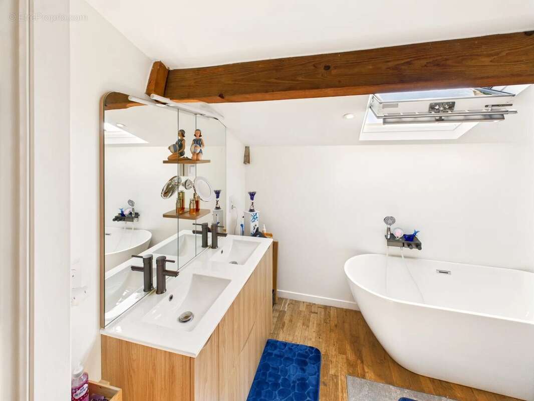 Maison à AVAILLES-LIMOUZINE