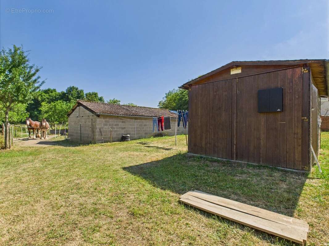 Maison à AVAILLES-LIMOUZINE