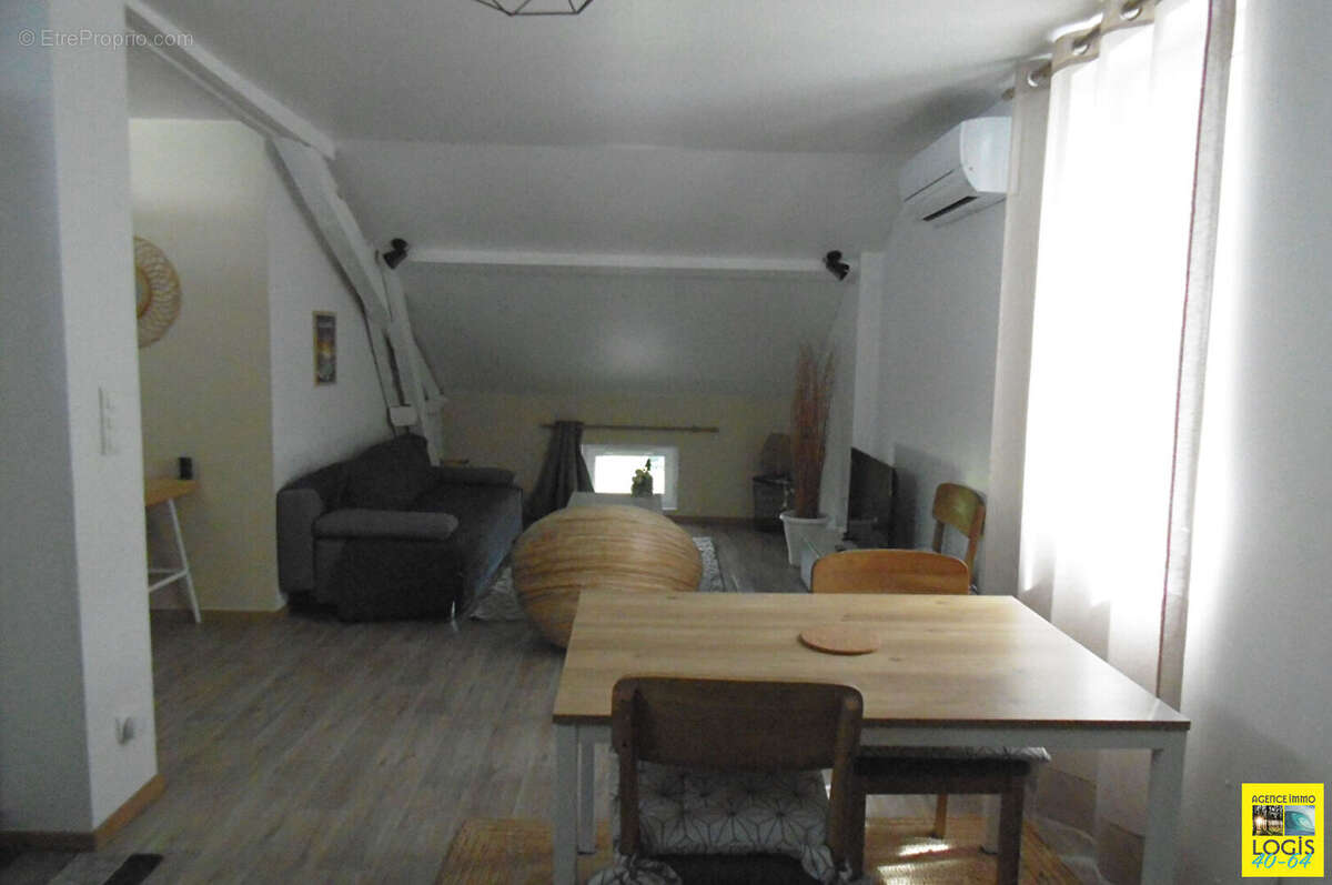 Maison à SAUGNAC-ET-CAMBRAN