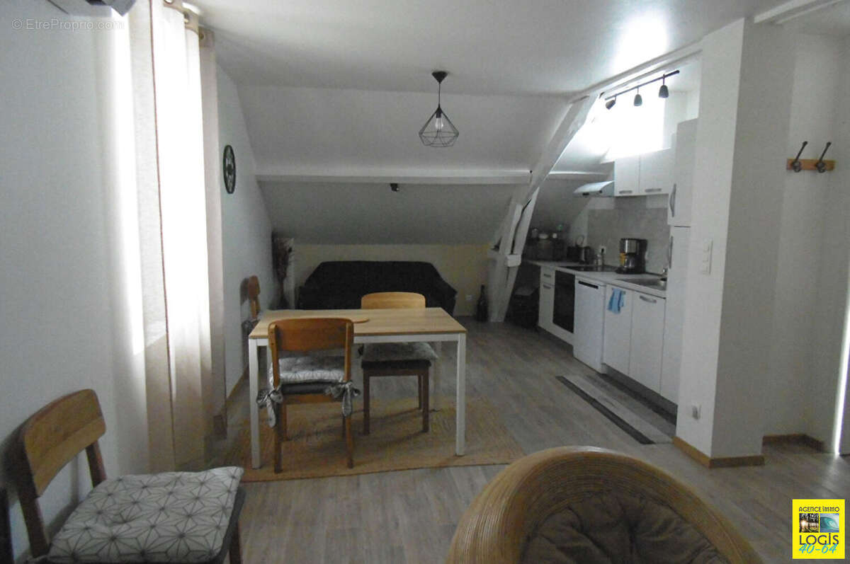 Maison à SAUGNAC-ET-CAMBRAN